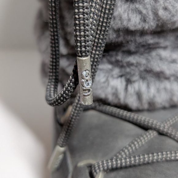 Ugg Sheepskin Leather Moon Boots Women US Size 9 - Picture 13 of 14